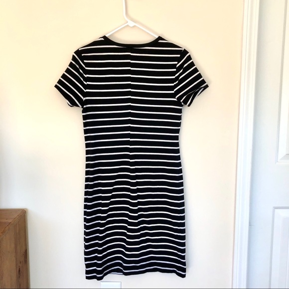 Black and White Fitted Tshirt Dress - Picture 3 of 3